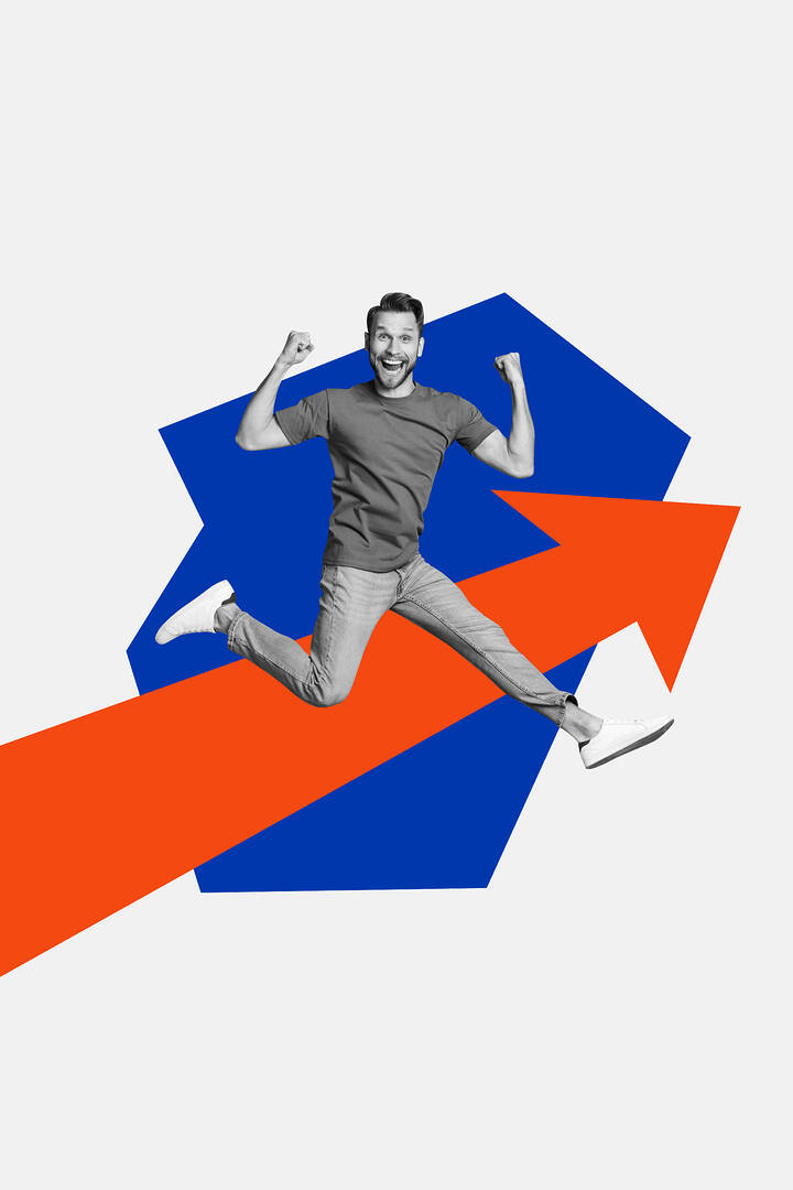 Homme sautant devant flèche ascendante orange